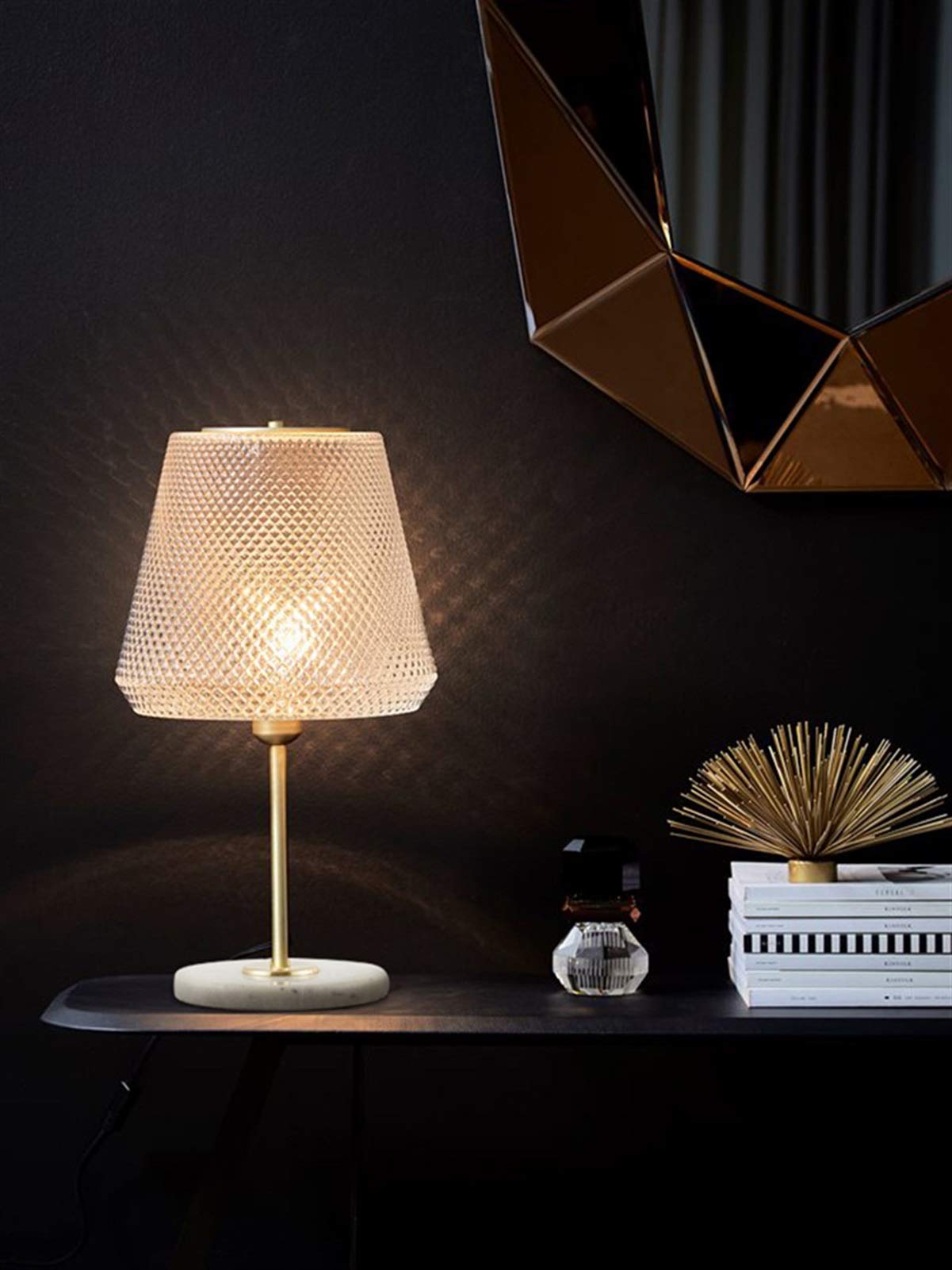 Amazon.co.jp : 電気スタンド、金色の凹面-凸型ガラステーブル